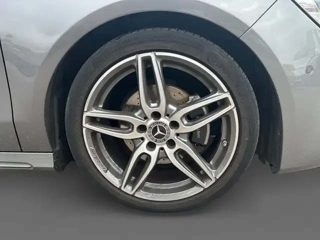 Mercedes-Benz CLA 180