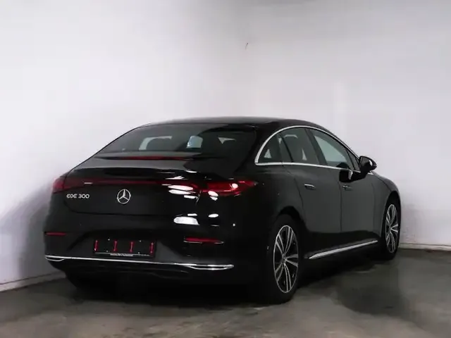 Mercedes-Benz EQE 300