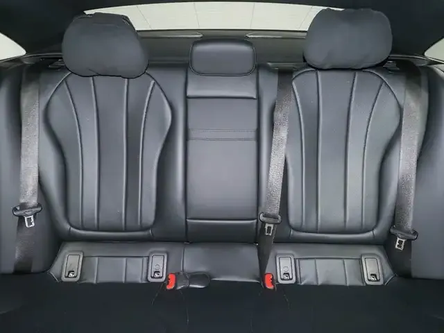 Mercedes-Benz EQE 300