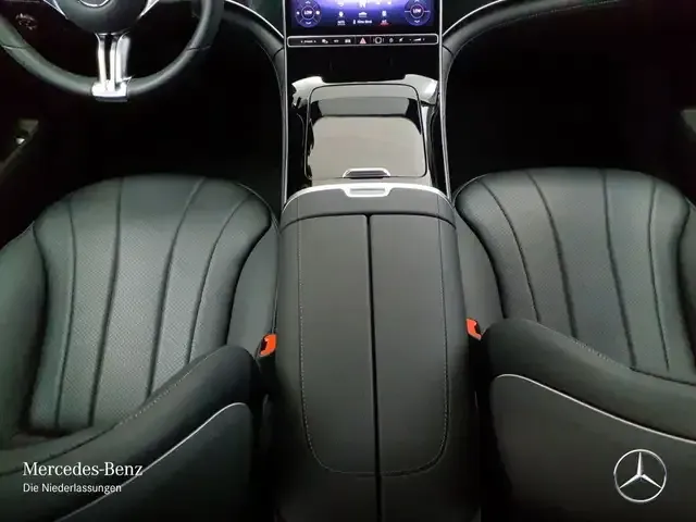 Mercedes-Benz EQE 300