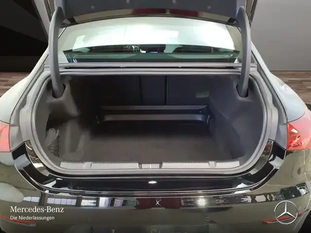 Mercedes-Benz EQE 300