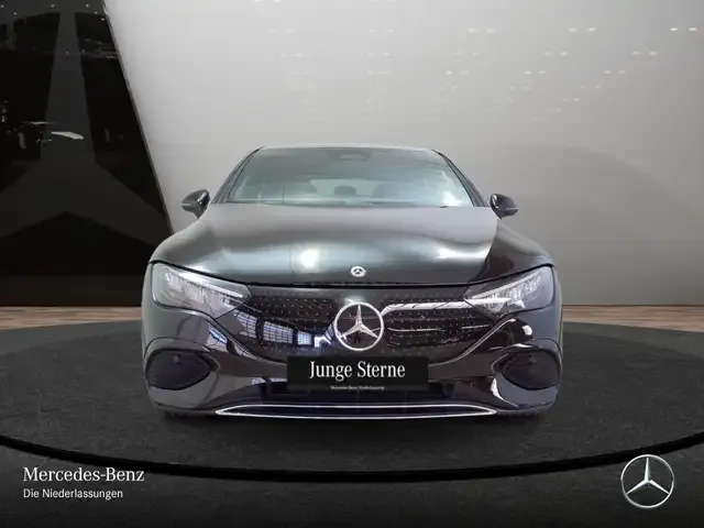 Mercedes-Benz EQE 300