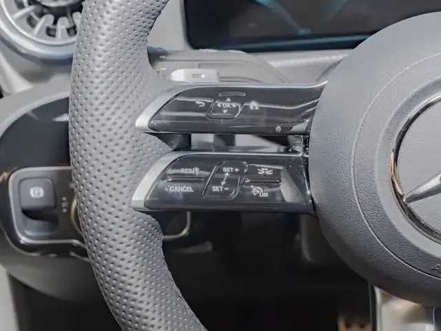 Mercedes-Benz CLA 220