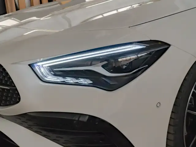 Mercedes-Benz CLA 220