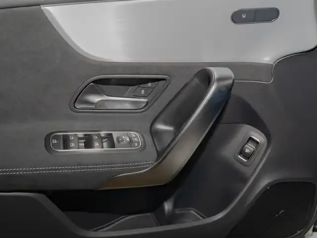 Mercedes-Benz CLA 220