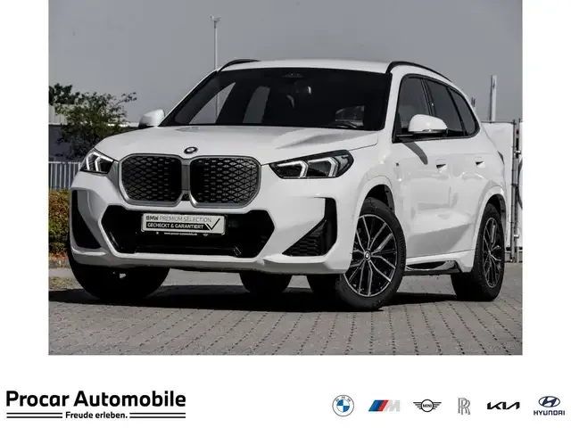BMW iX1