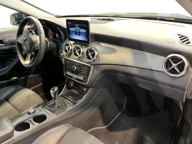 Mercedes-Benz GLA 180