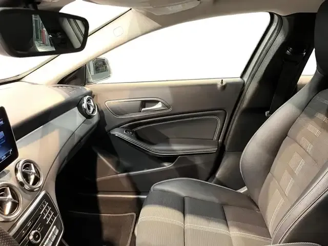 Mercedes-Benz GLA 180