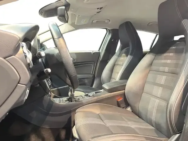 Mercedes-Benz GLA 180