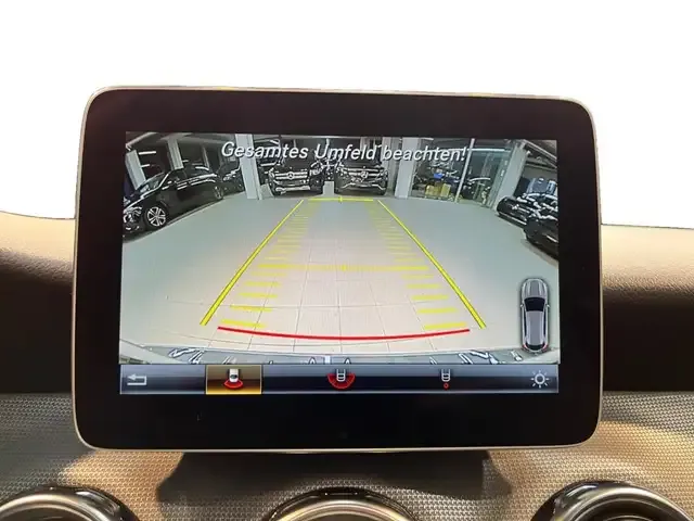 Mercedes-Benz GLA 180