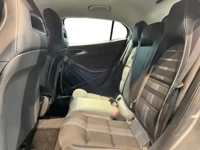 Mercedes-Benz GLA 180