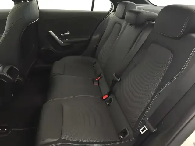Mercedes-Benz A 220