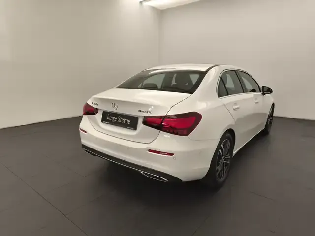 Mercedes-Benz A 220