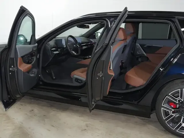 BMW 550