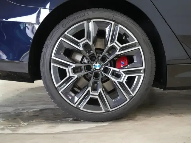 BMW 550