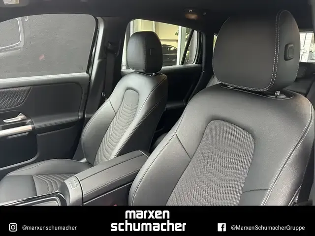 Mercedes-Benz EQA 300