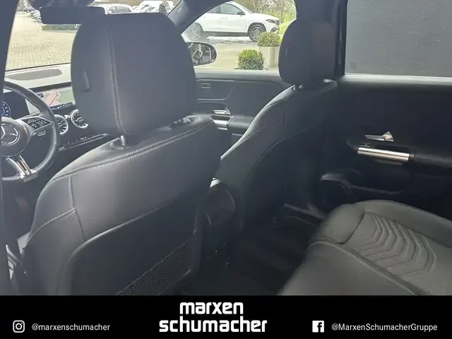 Mercedes-Benz EQA 300