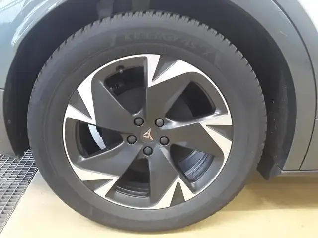 CUPRA Tavascan