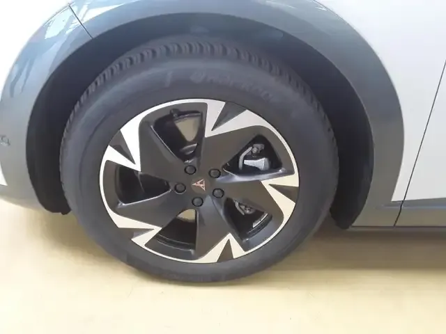 CUPRA Tavascan