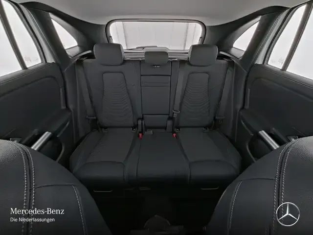Mercedes-Benz GLA 220