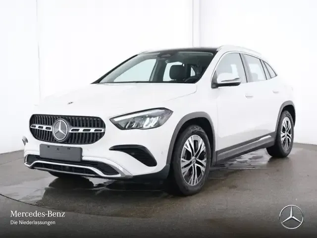 Mercedes-Benz GLA 220
