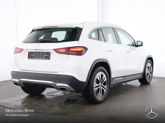Mercedes-Benz GLA 220