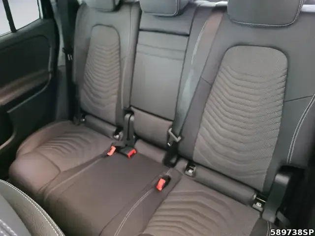 Mercedes-Benz GLB 220