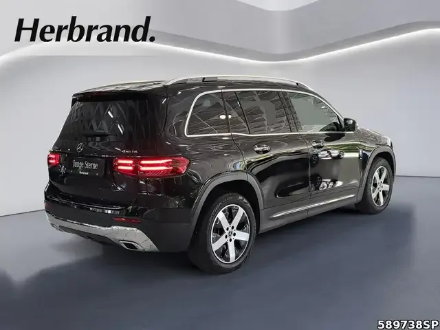 Mercedes-Benz GLB 220