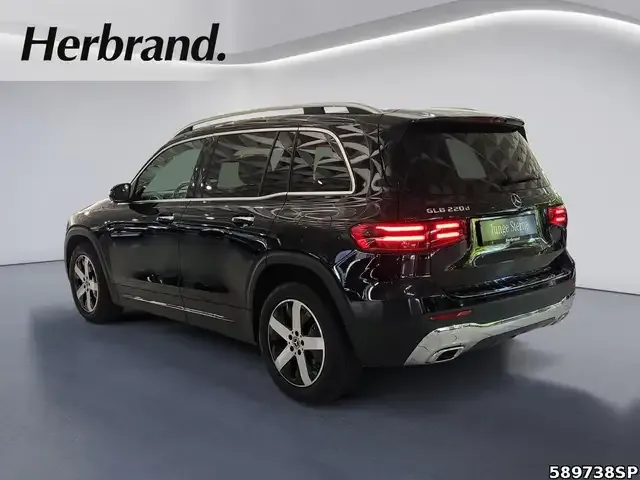 Mercedes-Benz GLB 220