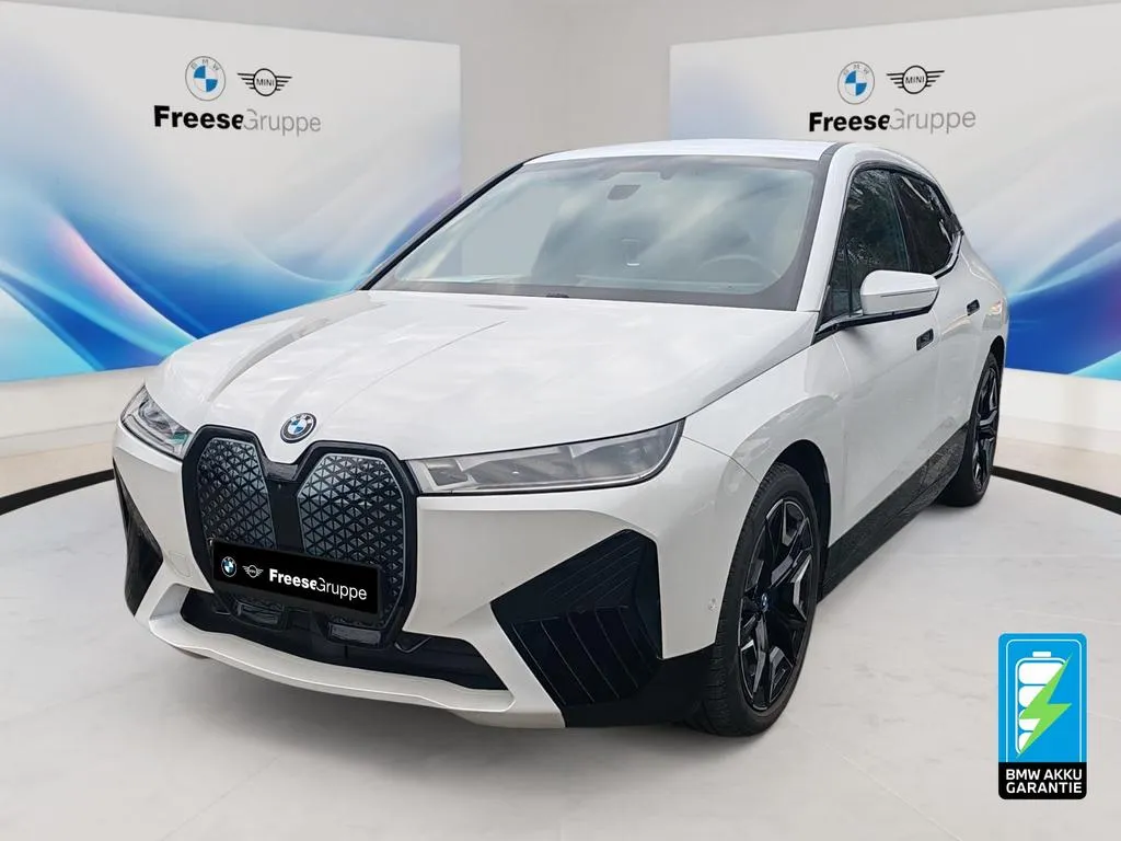 BMW iX