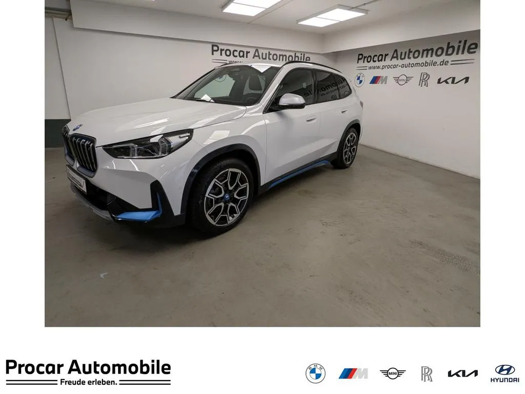 BMW iX1