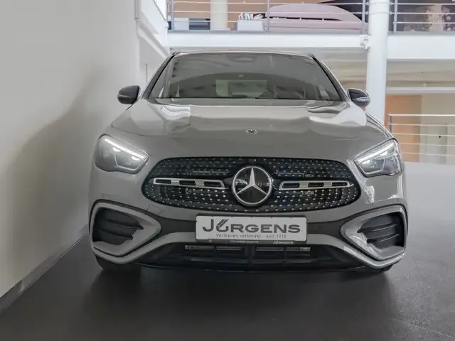 Mercedes-Benz GLA 220