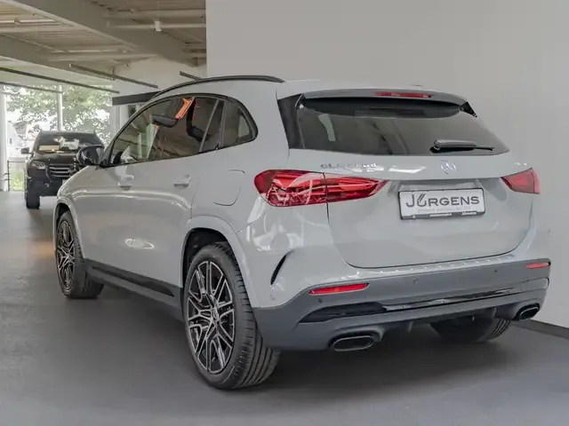 Mercedes-Benz GLA 220