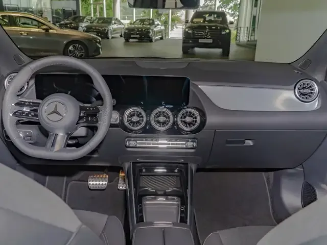 Mercedes-Benz GLA 220