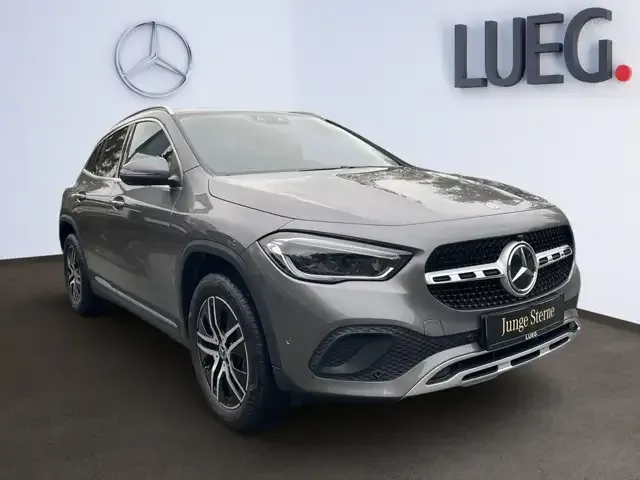 Mercedes-Benz GLA 200