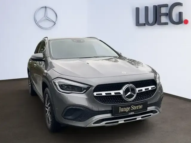 Mercedes-Benz GLA 200