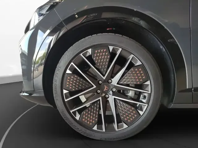 CUPRA Tavascan