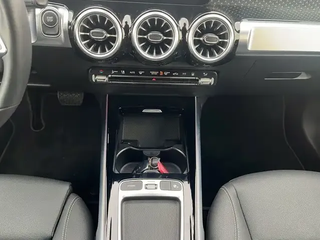 Mercedes-Benz EQB 300