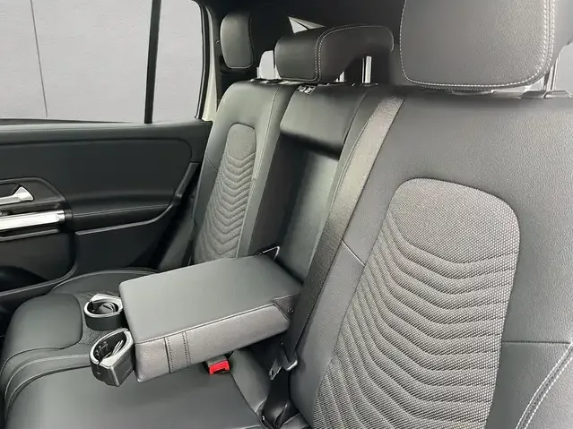 Mercedes-Benz EQB 300