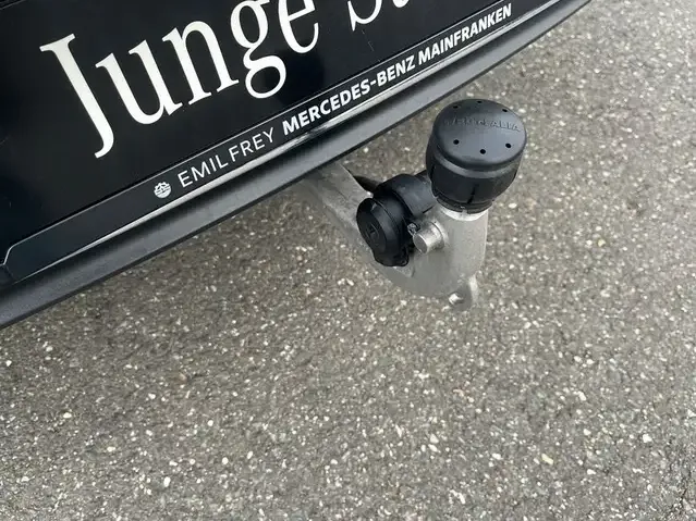 Mercedes-Benz EQB 300