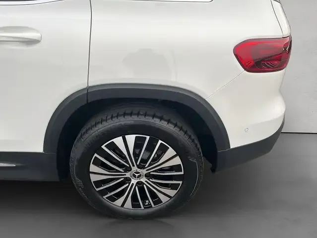 Mercedes-Benz EQB 300