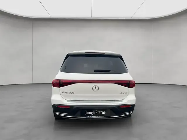 Mercedes-Benz EQB 300