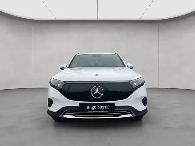 Mercedes-Benz EQB 300