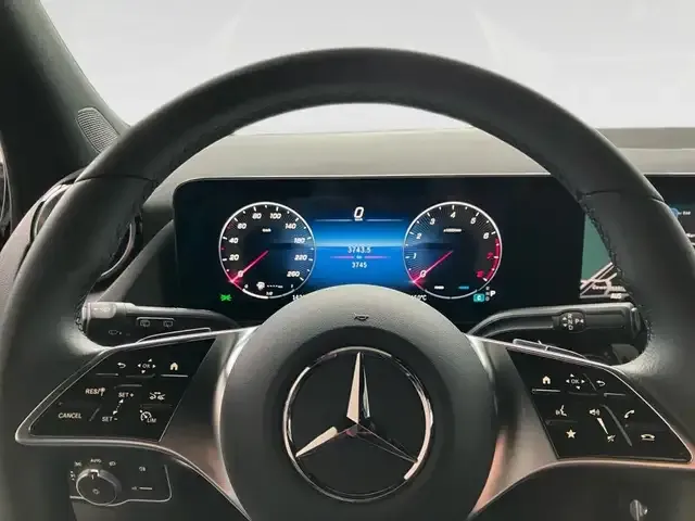 Mercedes-Benz GLA 180