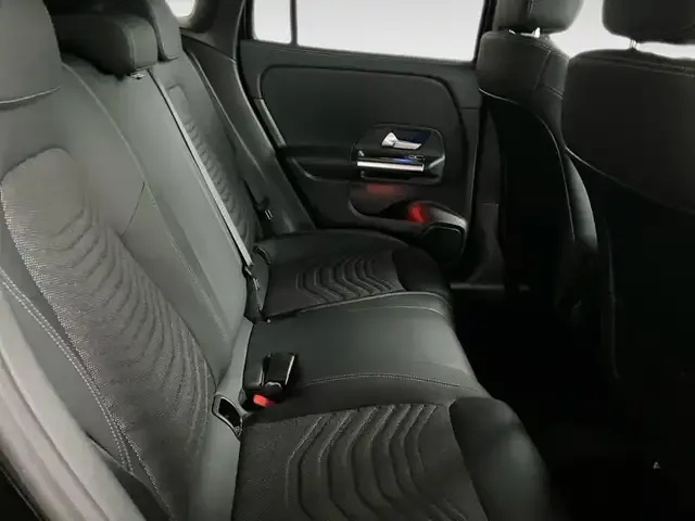 Mercedes-Benz GLA 180