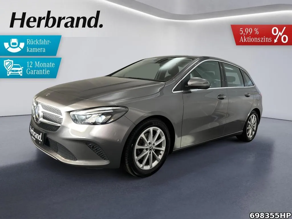 Mercedes-Benz B 180