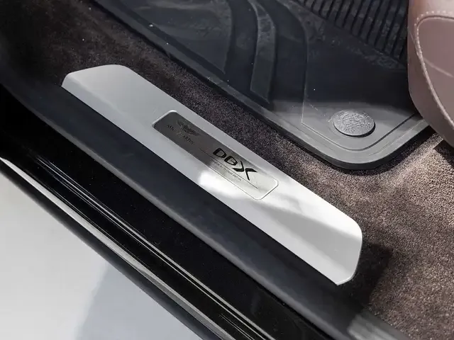 Aston Martin DBX