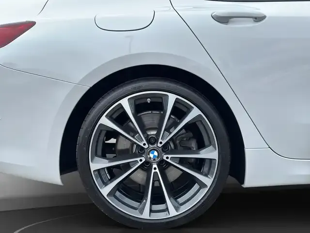 BMW 840