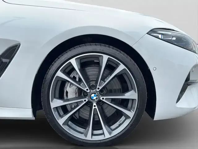 BMW 840