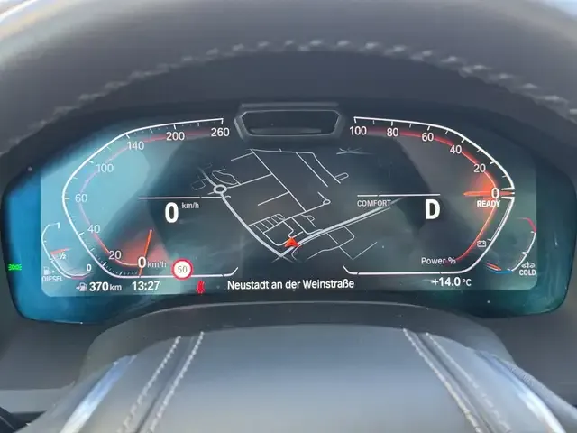 BMW 840